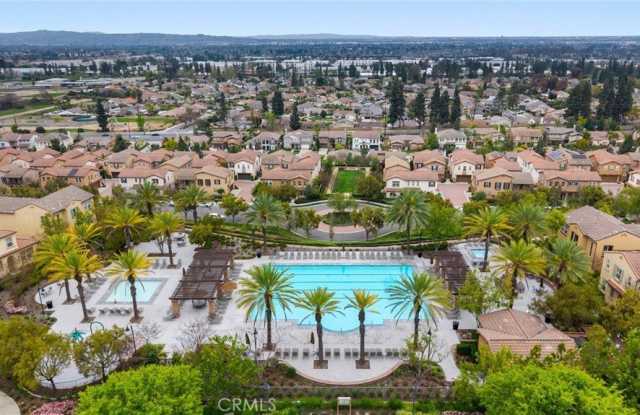 2952 E Walking Beam Place