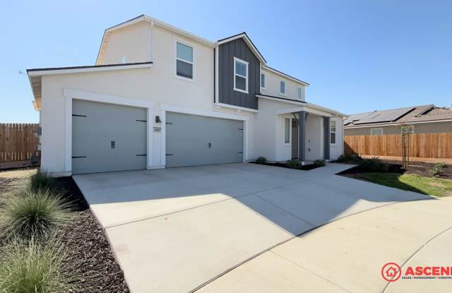 Photo of Lovely Home Near Frontier Highschool!