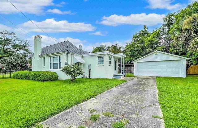 1221 E Hernandez