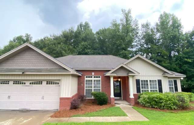 3Bed/2Bath Available! - 264 Deerfield Court, Auburn, AL 36832