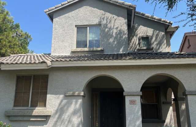 Photo of 1929 East Ivanhoe Street