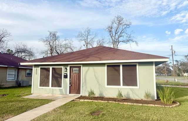 Photo of Stunning  Spacious 4/2 Home in Lake Jackson!