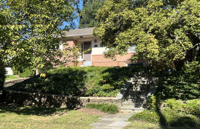 Photo of 6805 Millwood Road