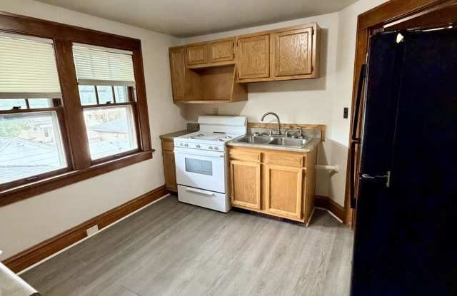 1251 Walnut St - A- Upper