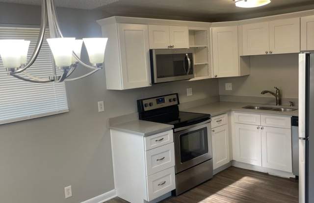 3 Bedroom 2 Bathroom Condo in Lakewood