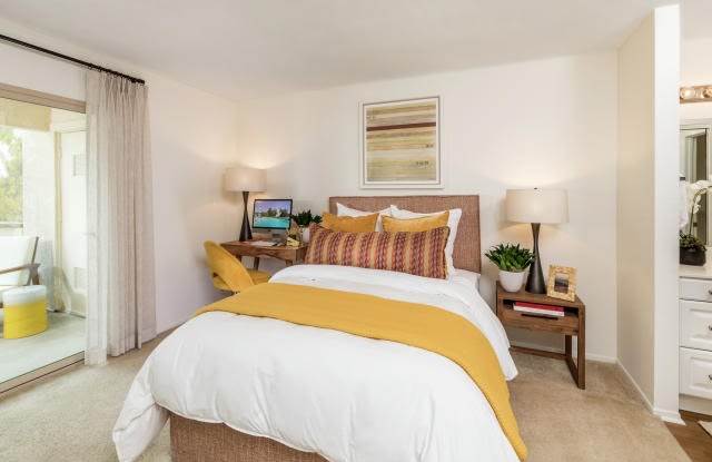 400 Stanford Court Unit E11