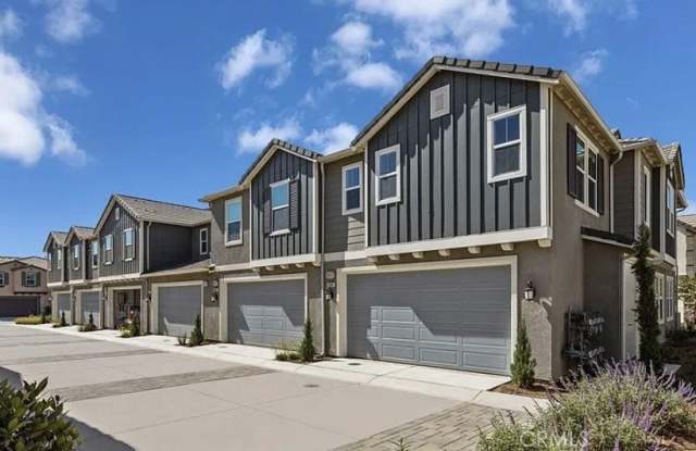 3937 E Carmel Privado