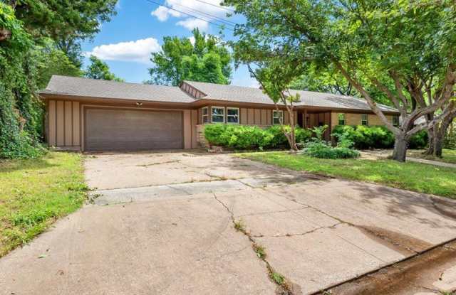 103 S Highland Ave