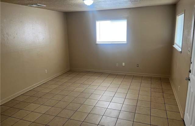 942 Weaver Street unit: 32