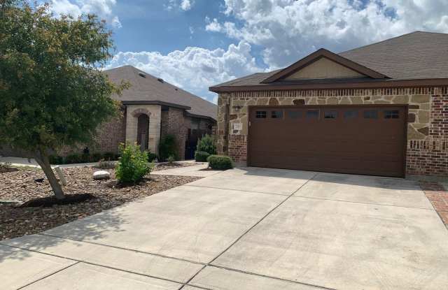 720 Creekside Circle