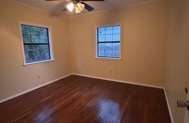 2761 Waggoner Avenue