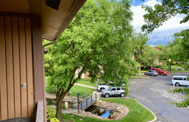 1087 Countrywoods Circle