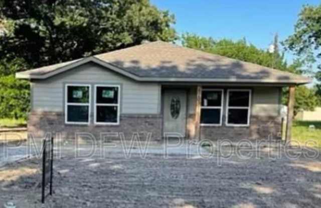 820 Cove Dr - 820 Cove Drive, West Tawakoni, TX 75474