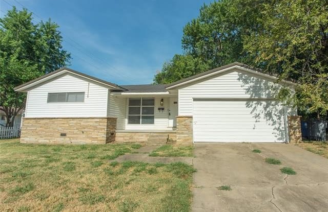 2728 S Irvington Avenue - 2728 South Irvington Avenue, Tulsa, OK 74114