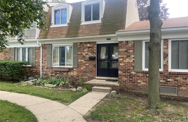 1743 WICKHAM Street - 1743 Wickham St, Royal Oak, MI 48073