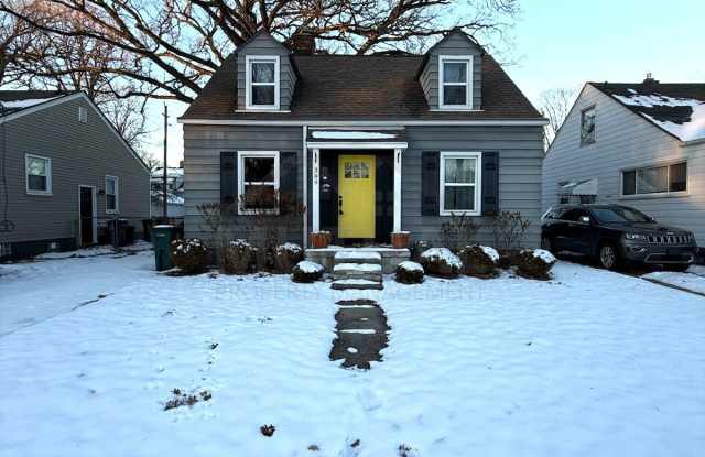 Photo of 389 Channing Street