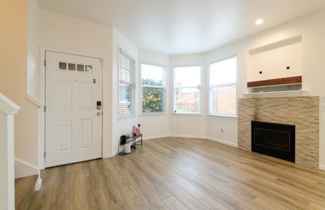 10547 Midvale Avenue North - DUnit D