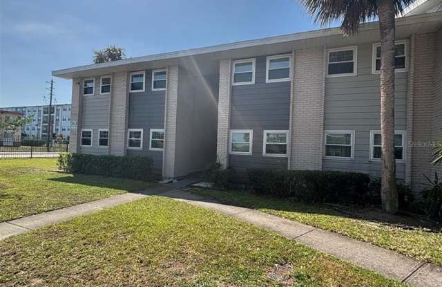 Photo of 818 SKY LAKE CIRCLE