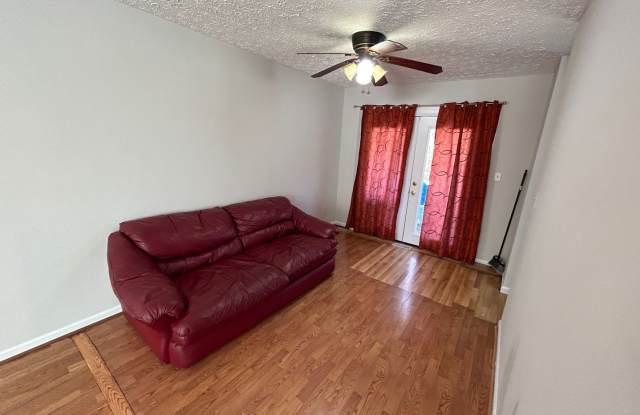 Room in 3 Bedroom Home at Beaverwood Dr