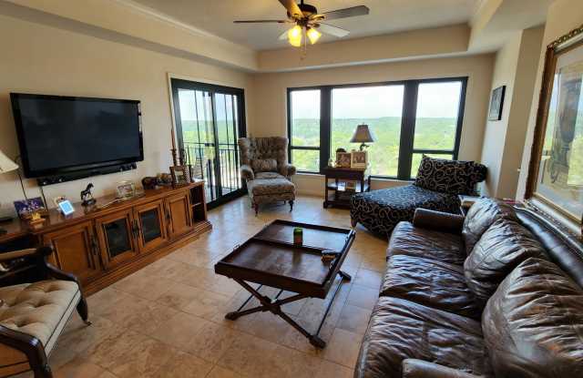 121 N Monroe Street #1208