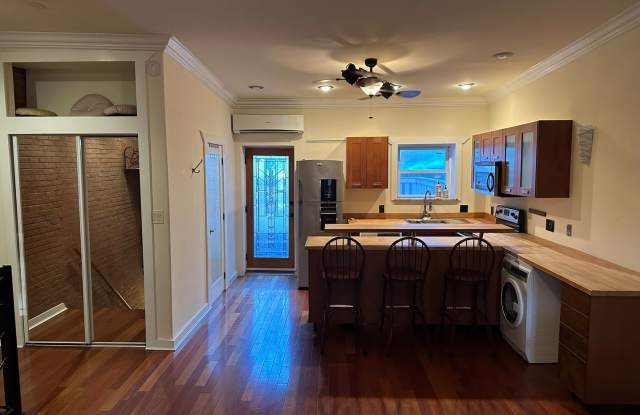 Beautiful Studio Apartment in Fishtown with Large Deck! Available NOW!