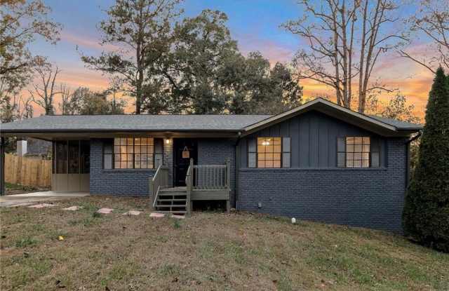 3390 Creek Valley Drive SE