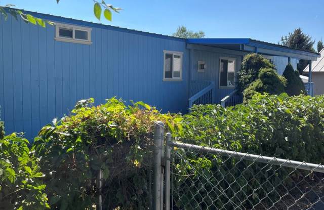 2 Bedroom 1 bath in Suburbs