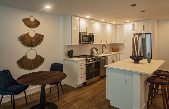 Ascent at Metropolitan Naples