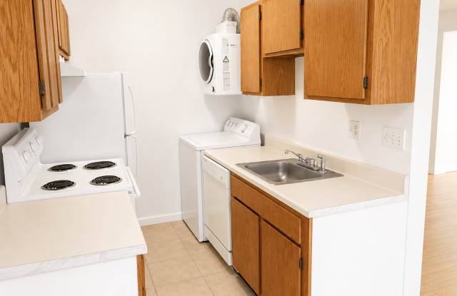 2026 Move-In Special – $500 LEASE SIGNING BONUS!! Cozy 1-Bedroom Apartment with W/D & Parking in Southeast DC