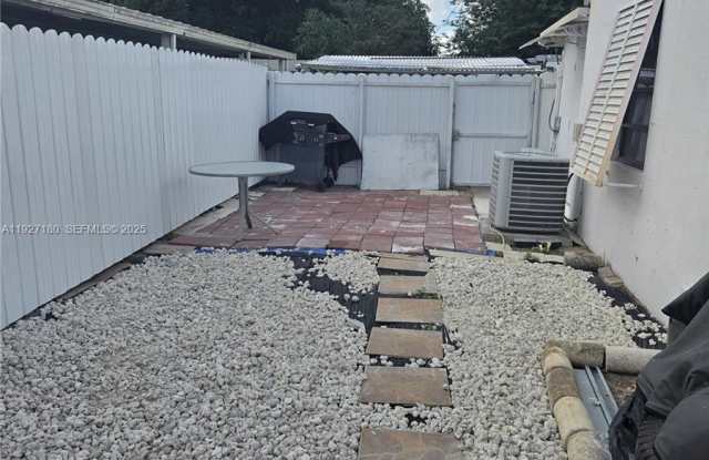 Photo of 16240 NW 18th Ave