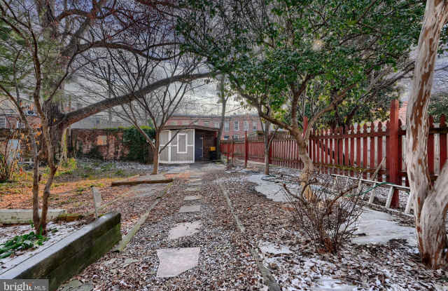 1509 W LOMBARD STREET