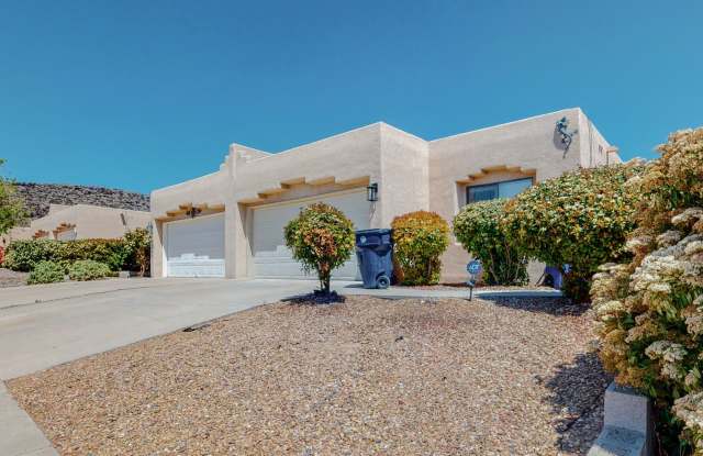 WESTSIDE HOME 3 Bedroom 2 Bath With 2 car garage