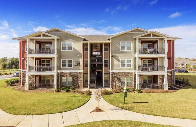 Yugo Charlotte College Downs - Student Housing