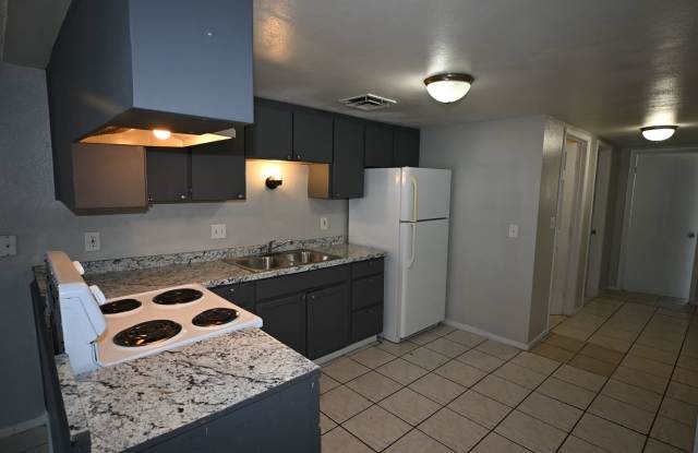 2 bedroom Apartment - Downstairs - North Las Vegas - 3101 Carey Ave photos photos
