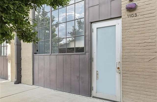 1103 TCHOUPITOULAS Street