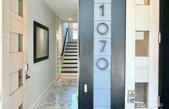 1070 Kenilworth Avenue