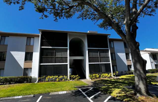 1 Bedroom 2nd Floor Condo in East Orlando with Laminate Flooring and Scenic Balcony View! photos photos