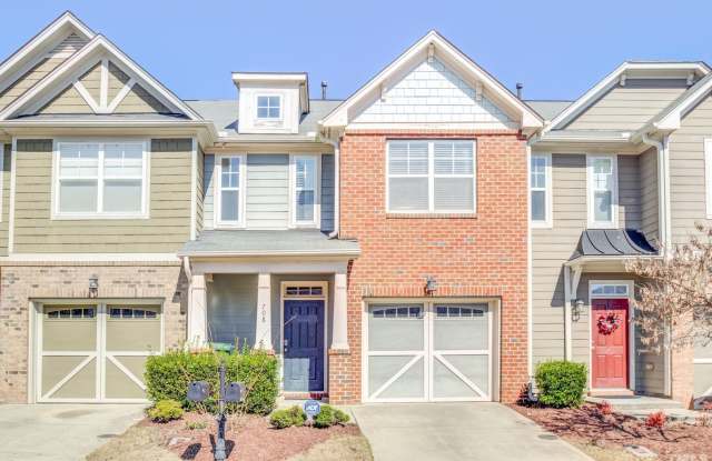 708 Mardonie Reach Lane