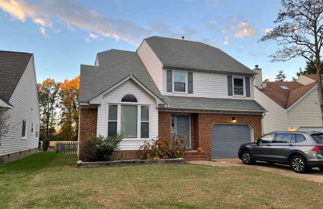 Beautiful Waterfront Home in Greenwood Estates