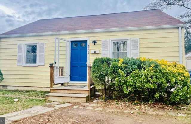 Photo of 3007 ELMWOOD Drive