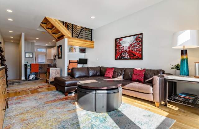 4-Story 2BD, 2.5BA LoHi Townhome with Rooftop Deck