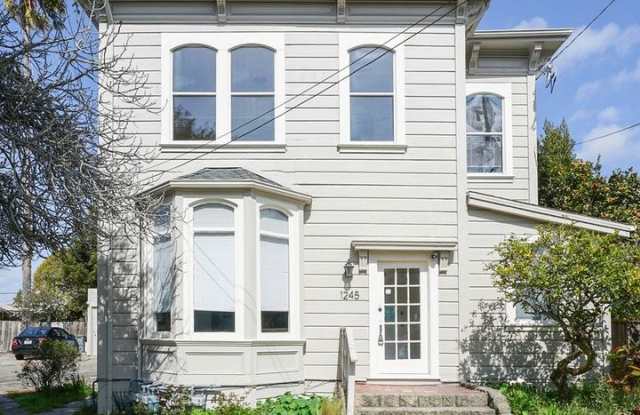 Gorgeous Berkeley Flat! - 1245 Berkeley Way, Berkeley, CA 94702