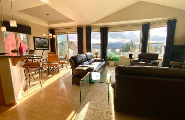 Beautiful Centrally fully furnish 3 bedroom home