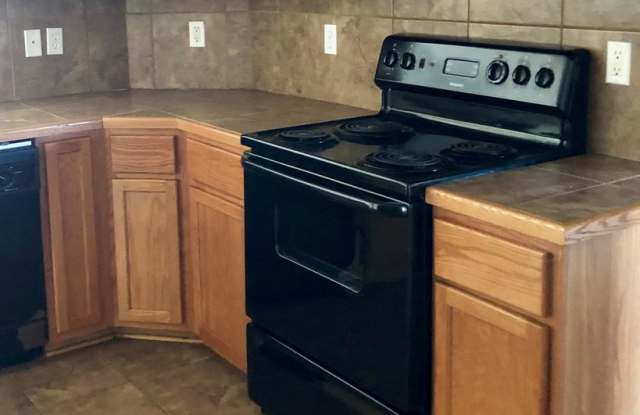 Must see this Beautiful home in Ascension Trace Subdivision 3BR/BT 5239 Hemingway Dr.