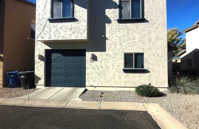 17760 W WOODROW Lane