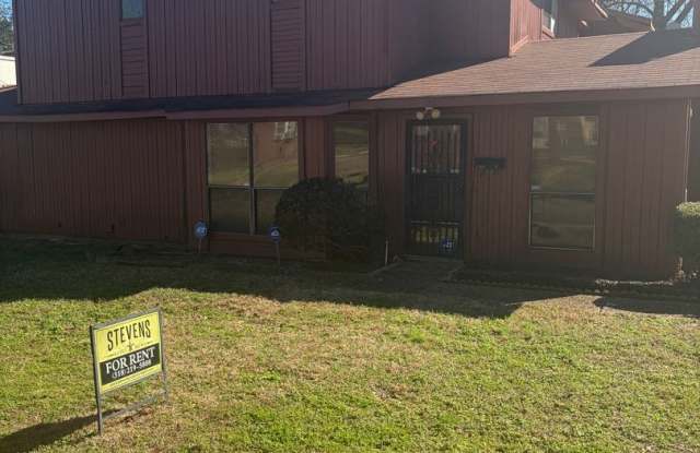 ** SECTION 8 HOUSING VOUCHER EXPECTED * 3/2 TOWNHOUSE IN HIGHLAND **