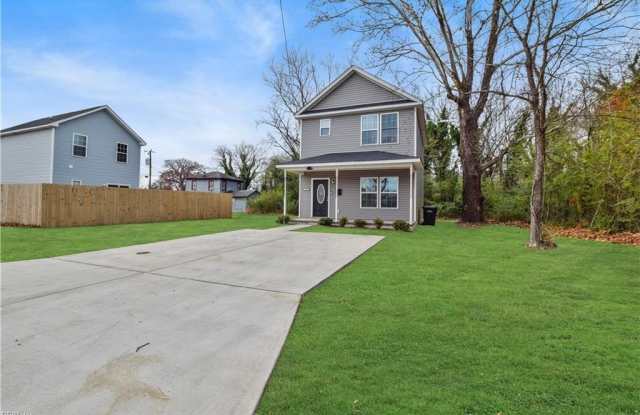 305 N Division Street