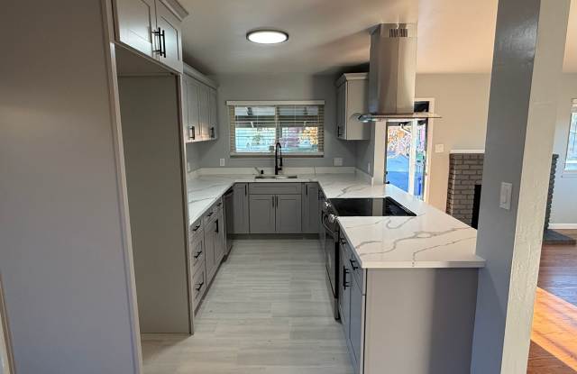 Renovated 3-Bedroom Single Family Home in Pinole Available Now!!!