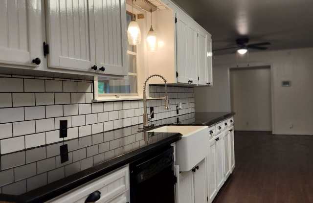 For Rent – 2601 Greenwood St, Nacogdoches, TX 75964