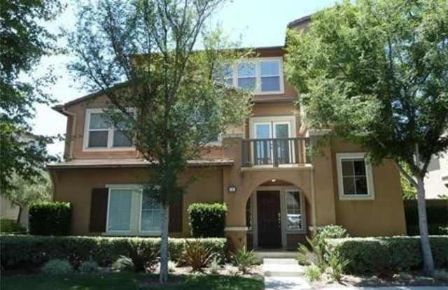 5 Periwinkle - 5 Periwinkle, Irvine, CA 92618